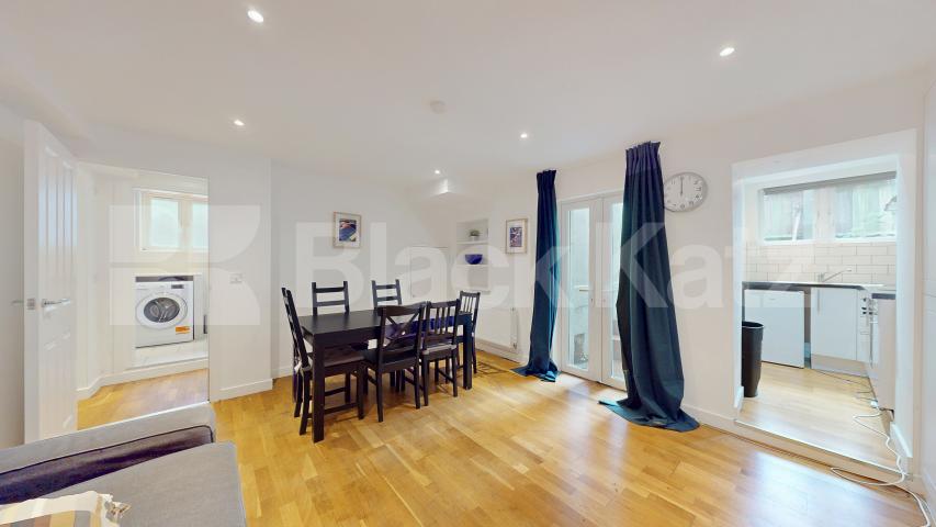 Refurbished Refurbished Two Bedroom Flat in Elegant Period Conversion Rochester Road, Camden